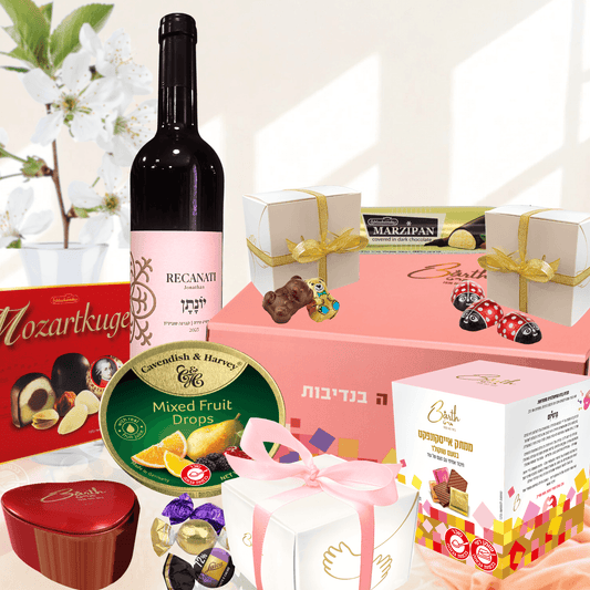 מארז פסח יוקרתי עם בקבוק יין יונתן של רקנאטי, שוקולדים, פרלינים ומבחר מתוקים כשרים לפסח באריזת מתנה חגיגית